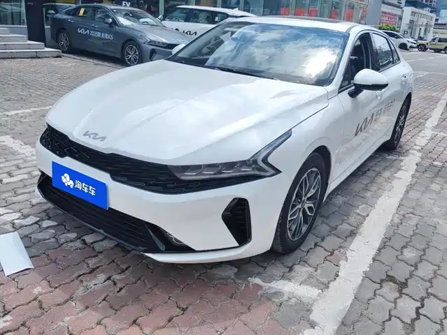 Kia K5 2025