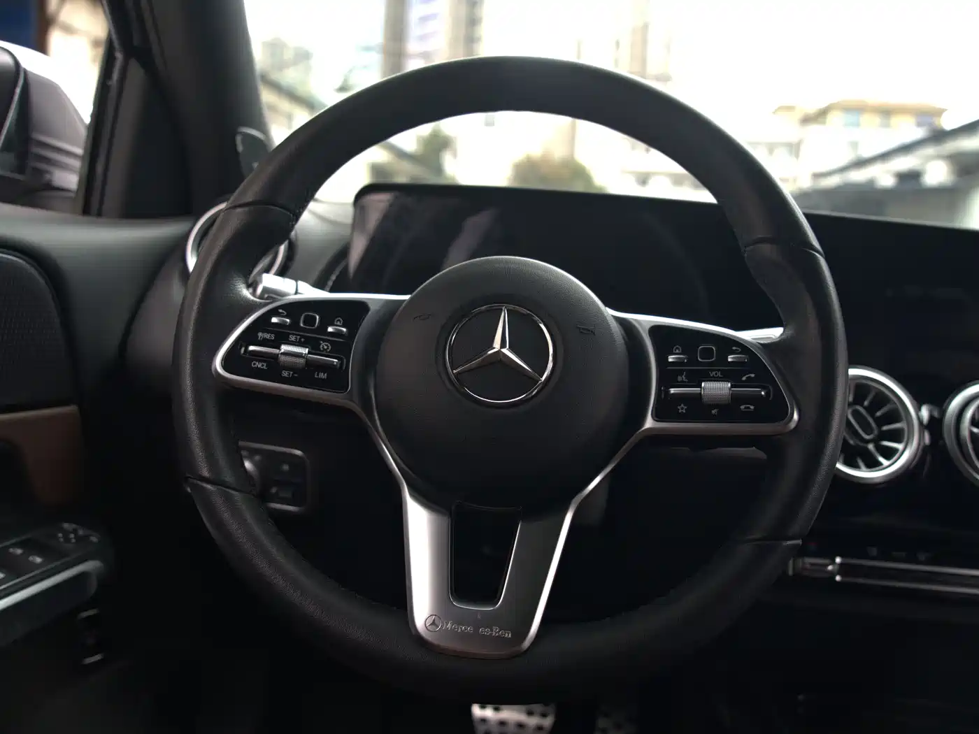 Mercedes-Benz GLB 2022 Model GLB 200 Fashion Edition фото 15