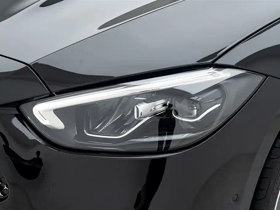 Mercedes-Benz C-Class 2024 Facelift III C 260 L Night Sport Edition фото 23