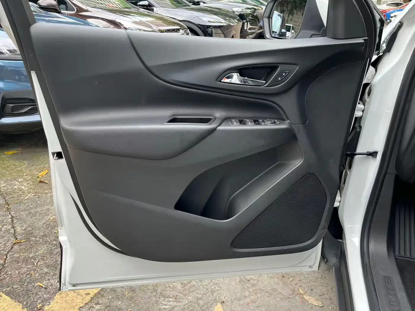 Chevrolet Equinox 2017 550T Automatic 4WD Pioneer Edition фото 8