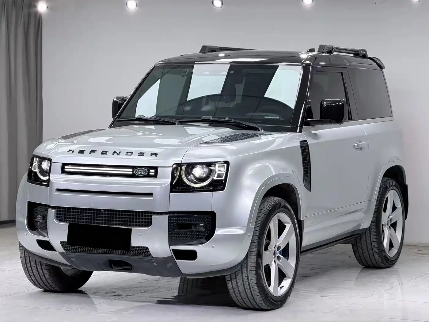 Land Rover Defender 2022 Model 90 3.0T P400 XS фото 2