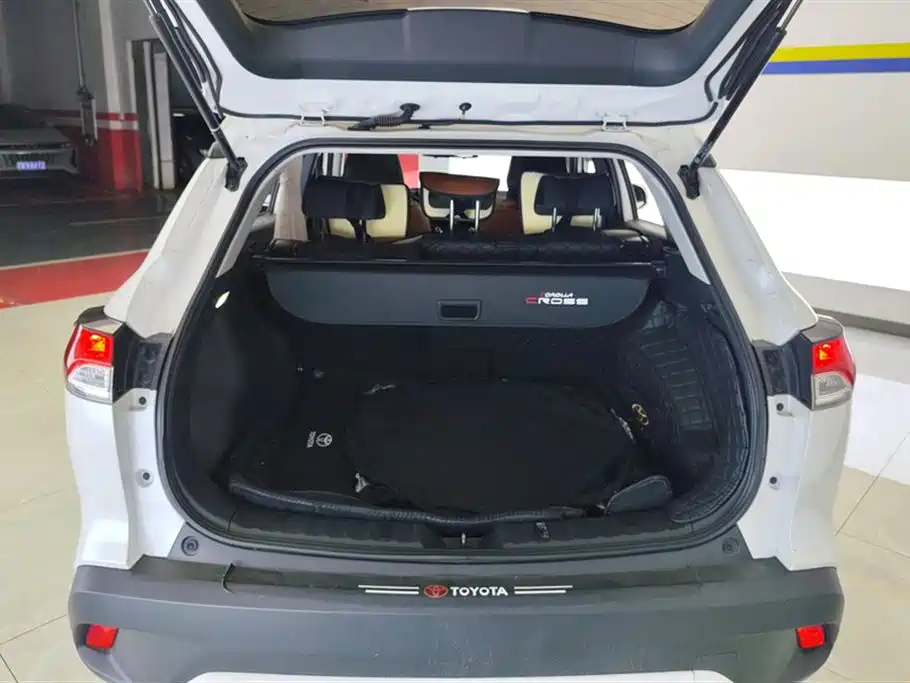 Toyota Corolla Cross 2023 2.0L Elite Edition фото 4