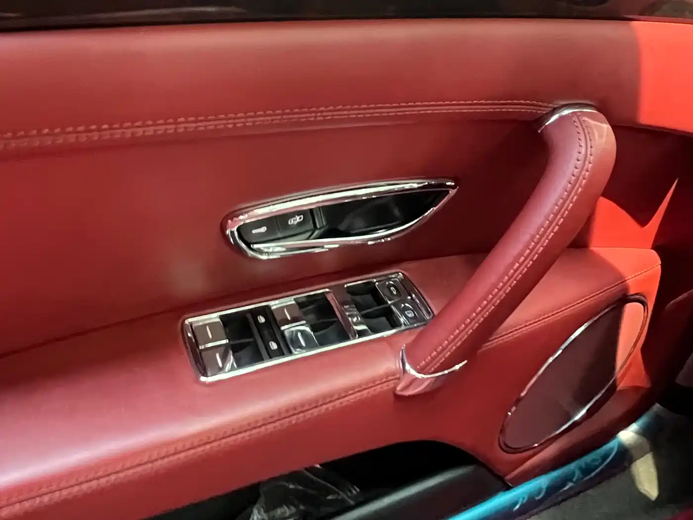 Photo 14 - Bentley Flying Spur