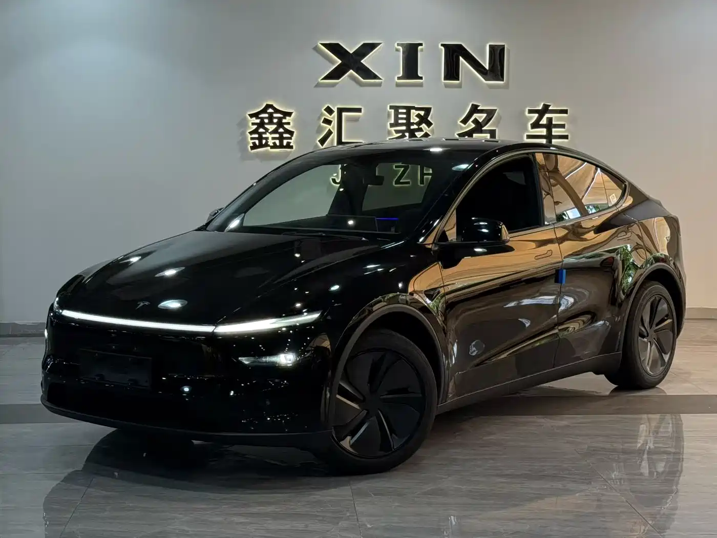 Tesla Model Y 2026 Rear-Wheel Drive