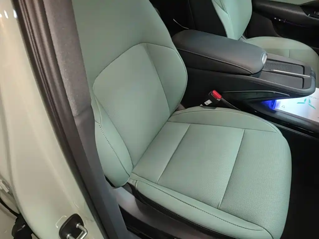 Hongqi EH7 2026 2025 690 Smart Selection Edition