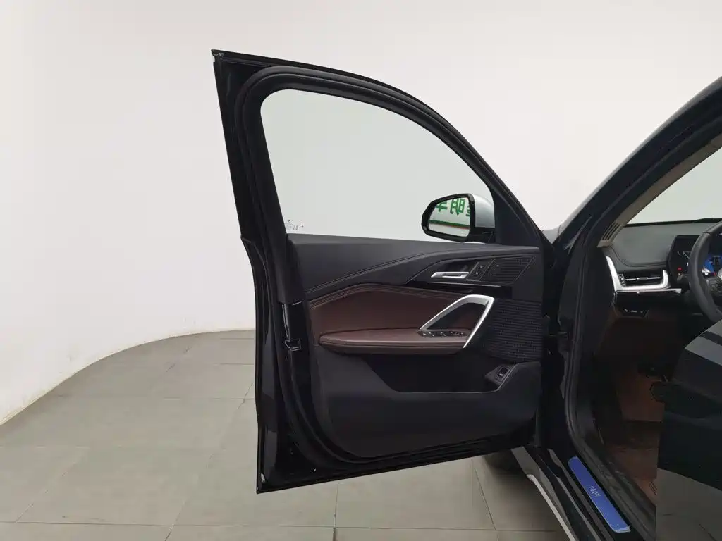 Фото 8 - BMW X1