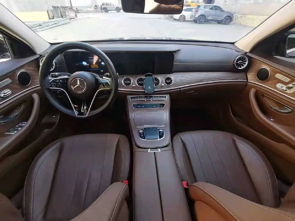 Mercedes-Benz E-Class 2023 E 300 L Fashion фото 8