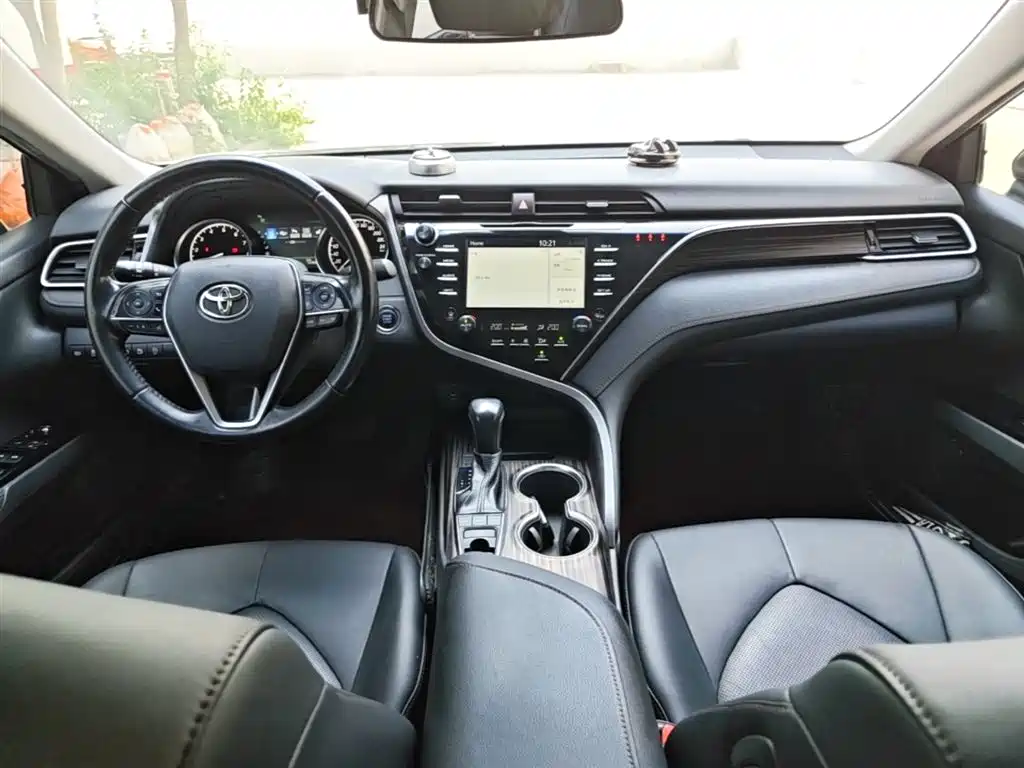 Toyota Camry 2018 2.5G Luxury Edition фото 10