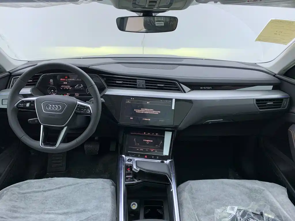 Audi e-tron 2026 2021 50 quattro Luxury