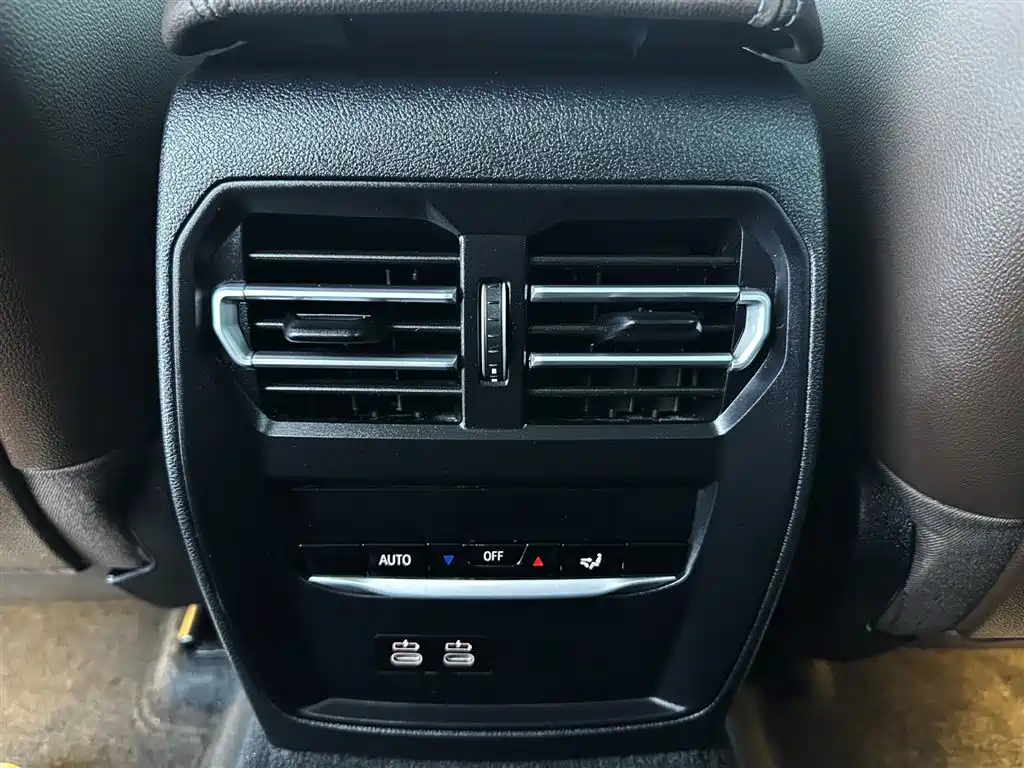 BMW 3 Series 2024 320Li M Sport Package фото 22