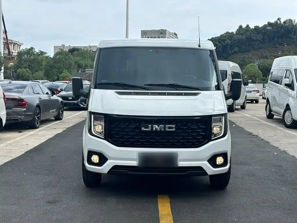 Jiangling JMC Fushun 2025 2025 Model 2.0T 6MT Diesel Short Wheelbase Low Roof Commercial MPV 5/6 Seats with Dual Swing Doors
