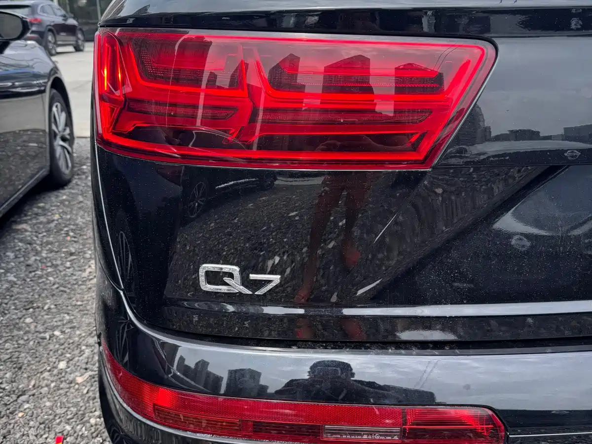 Audi Q7 2018 45 TFSI Technology фото 8