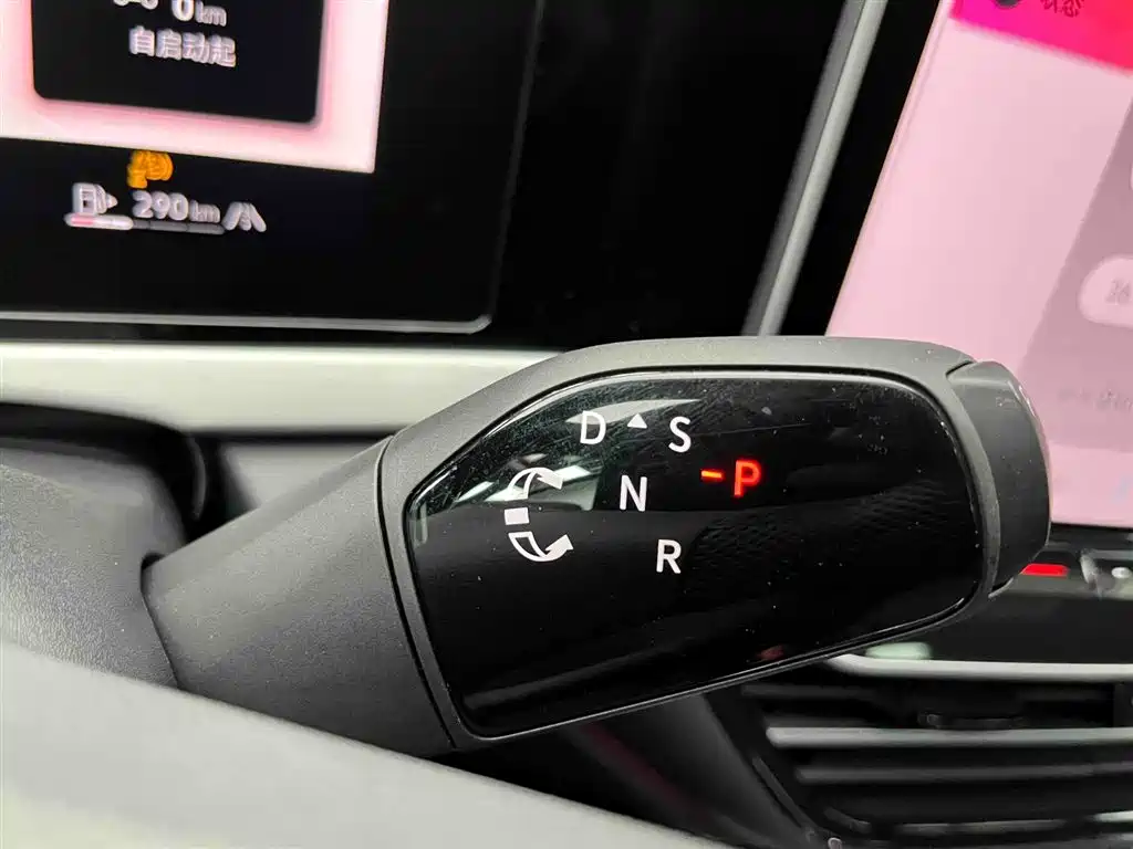 Volkswagen Passat 2025 Model Pro 380TSI Starlight Dragon Premium Edition фото 5