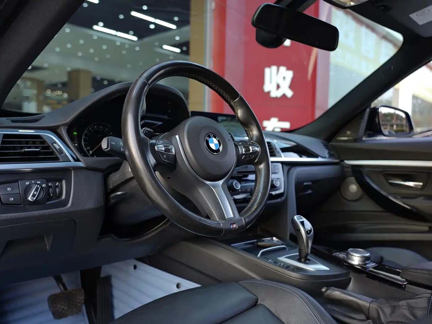 BMW 3 Series GT 2019 320i M Sport Black Night Edition фото 12