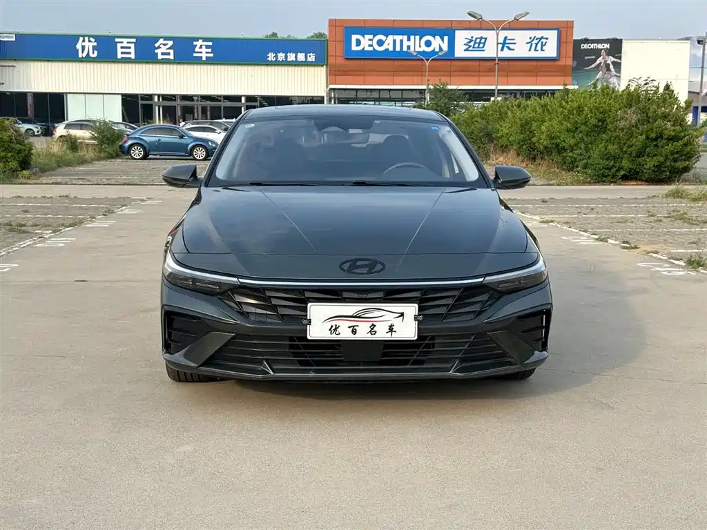 Hyundai Elantra 2023 Model 1.5L CVT LUX Premium Edition фото 16