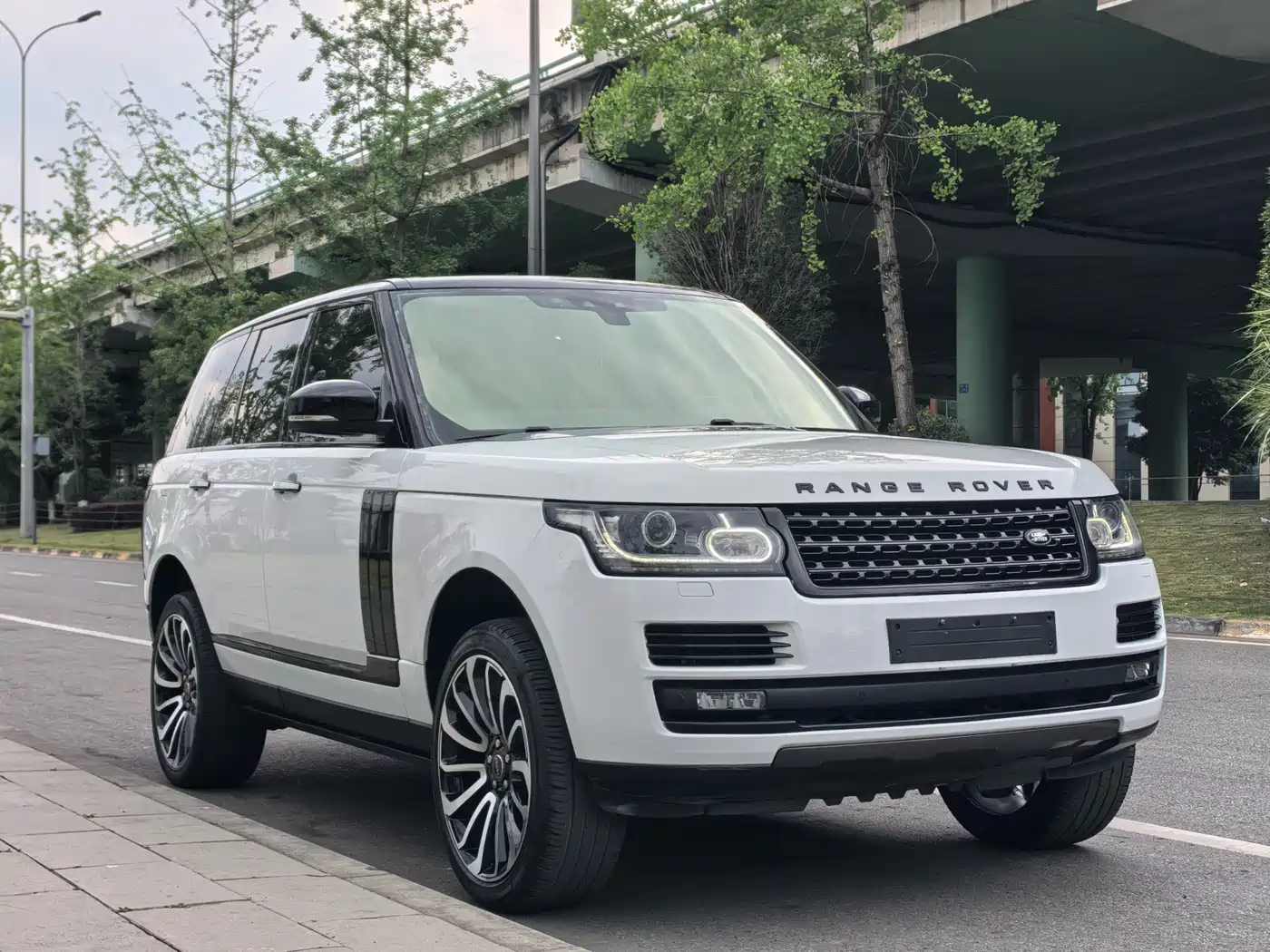 Land Rover Range Rover 2017 3.0 SC V6 Vogue фото 16