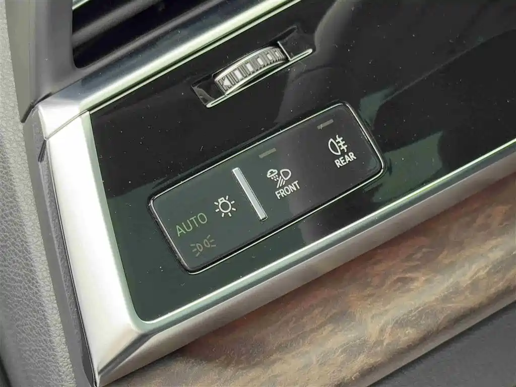 Audi Q7 2023 45 TFSI quattro S line Sport фото 15