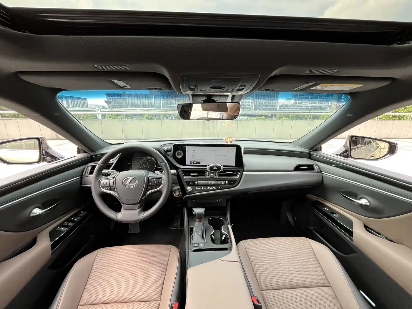 Фото 6 - Lexus ES
