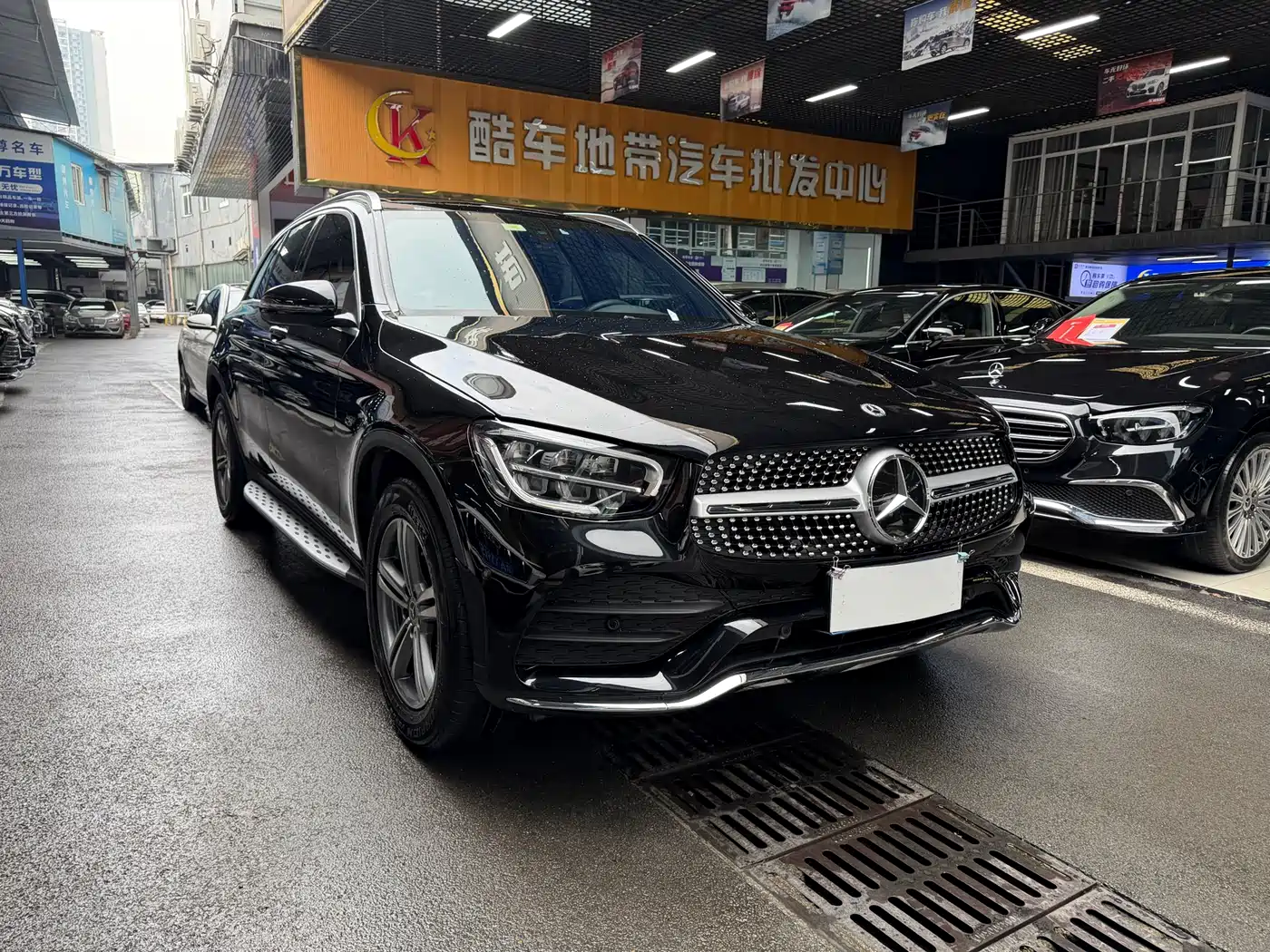 MERCEDES-BENZ GLC