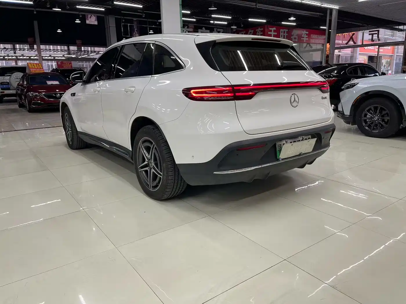 MERCEDES-BENZ EQC