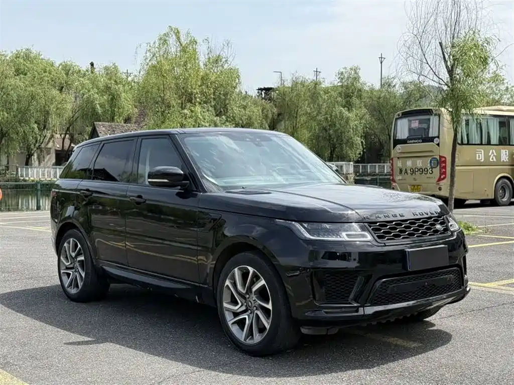 Land Rover Range Rover Sport 2018 3.0 SC V6 Fashion Genesis DYNAMIC фото 3