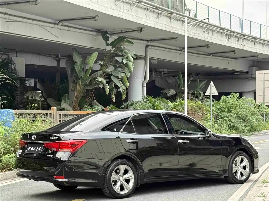 Toyota Crown 2015 2.0T Fashion фото 20