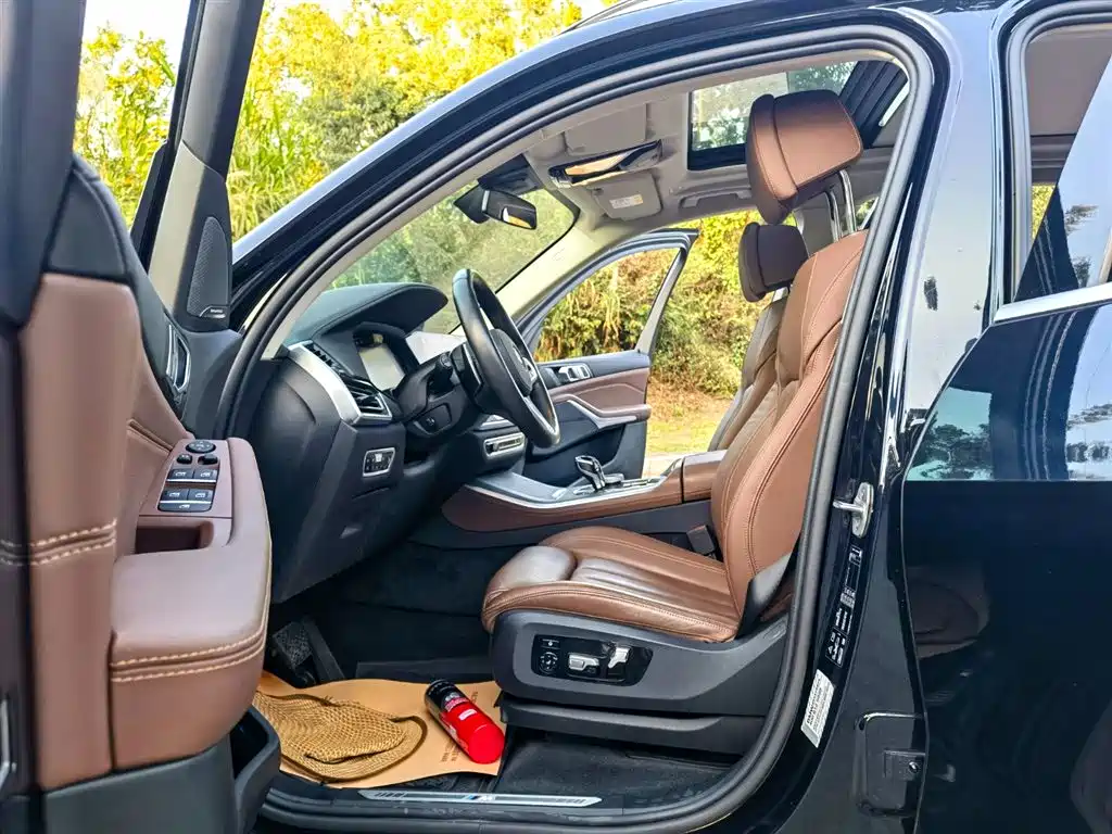BMW X5 (Import) 2021 xDrive40i Exclusive M Sport Package фото 9