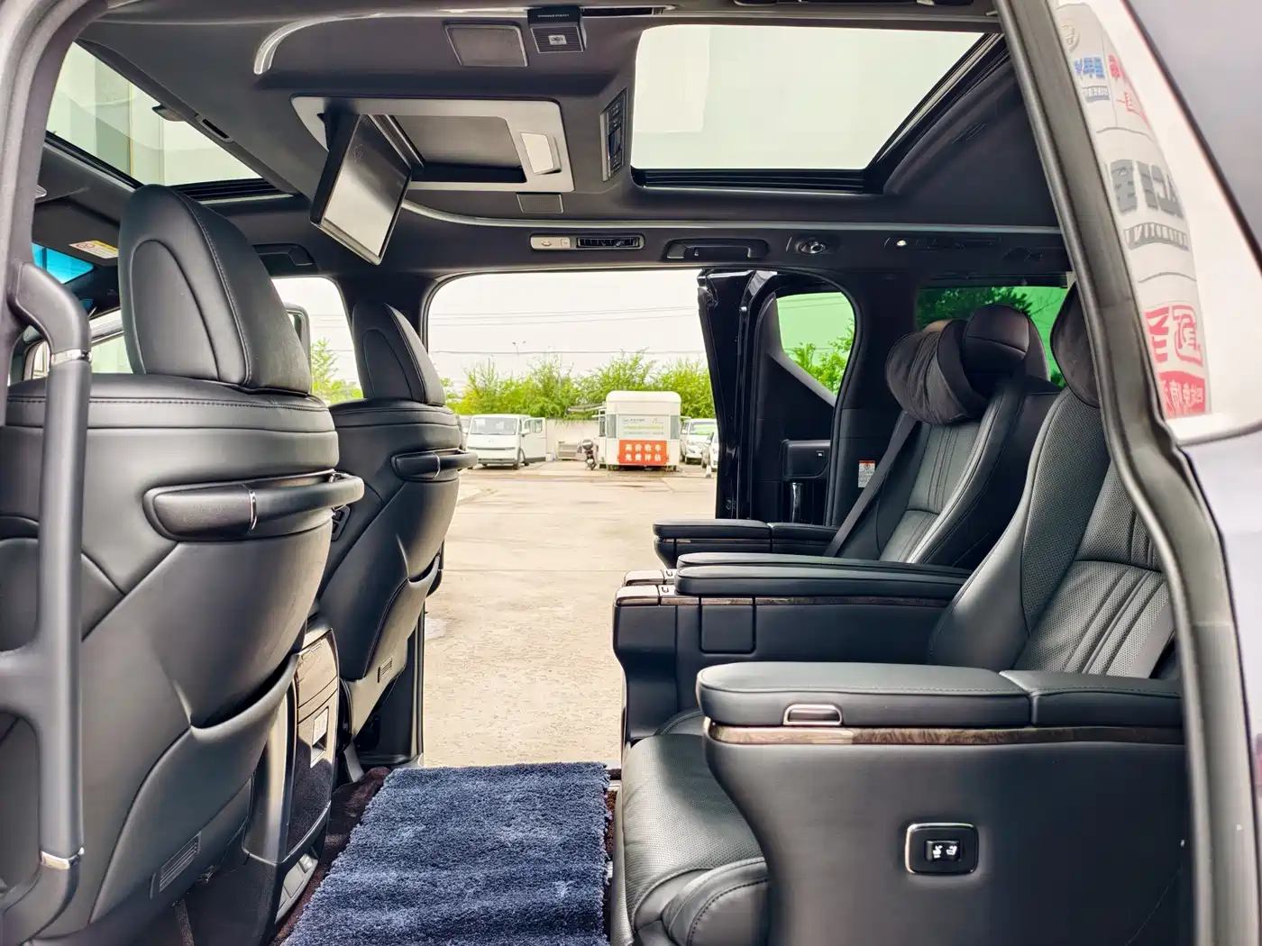 Toyota Vellfire 2021 Crown Hybrid 2.5L HV Supreme Edition фото 17