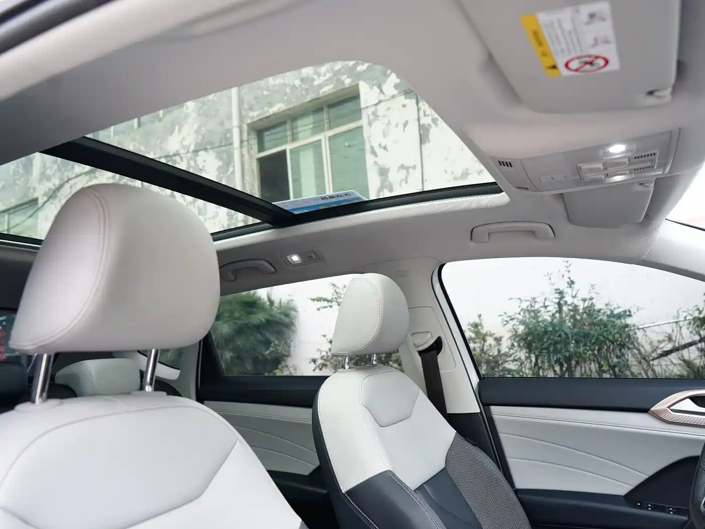 Volkswagen Tharu 2024 300TSI 2WD Full Moon Edition фото 18