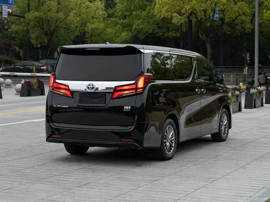 Toyota Alphard 2021 Hybrid 2.5L Luxury фото 4