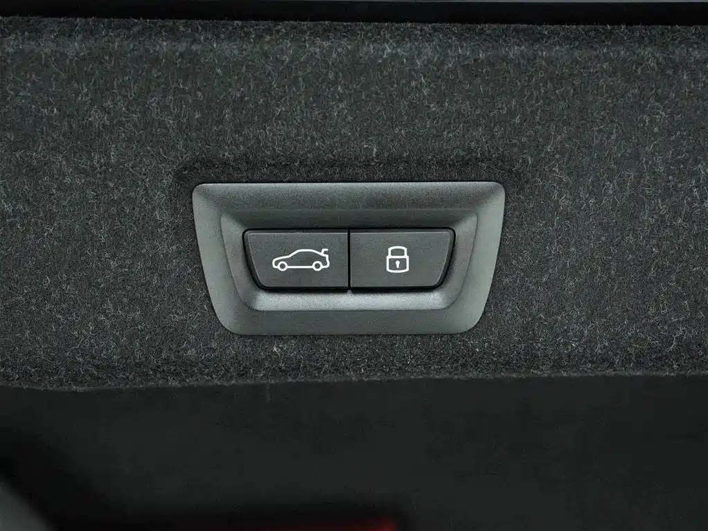 BMW 5 Series 2025 530Li Premium M Sport Package фото 22