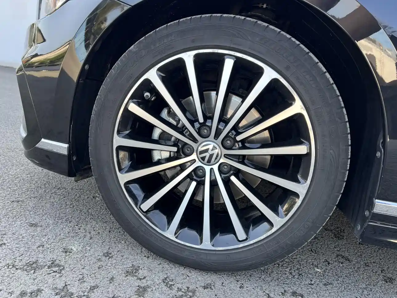 Volkswagen Magotan 2023 Model 2 Million Commemorative Edition 330TSI DSG Luxury фото 13