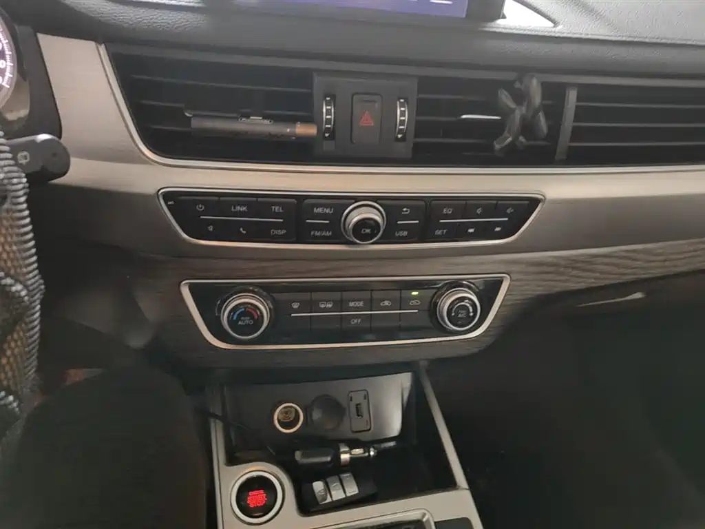 Dongfeng Fengxing Jingyi X5 2017 2017 Power Series 1.5T Manual Luxury