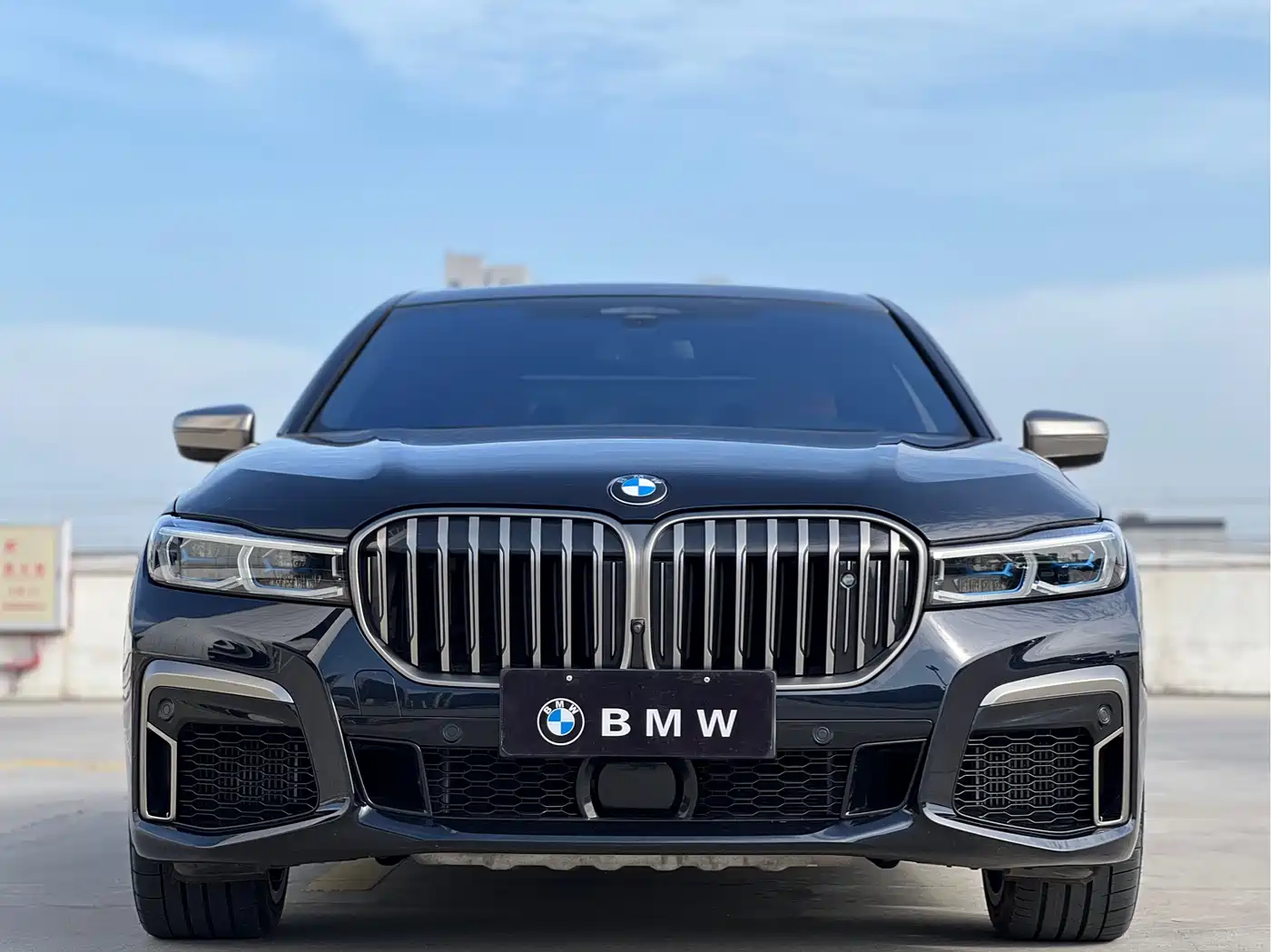 BMW 7-SERIES
