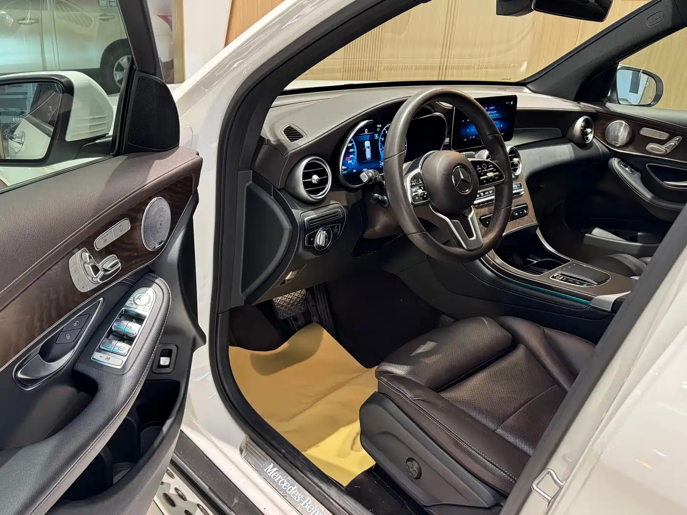 Mercedes-Benz GLC 2020 Facelift GLC 300 L 4MATIC Dynamic фото 8