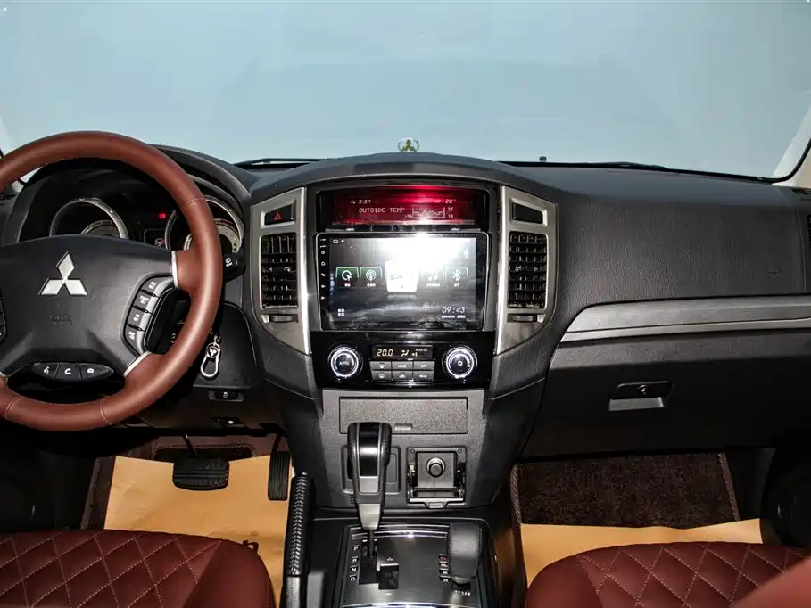 Mitsubishi Pajero (Import) 2020 3.0L Automatic Standard Edition фото 14