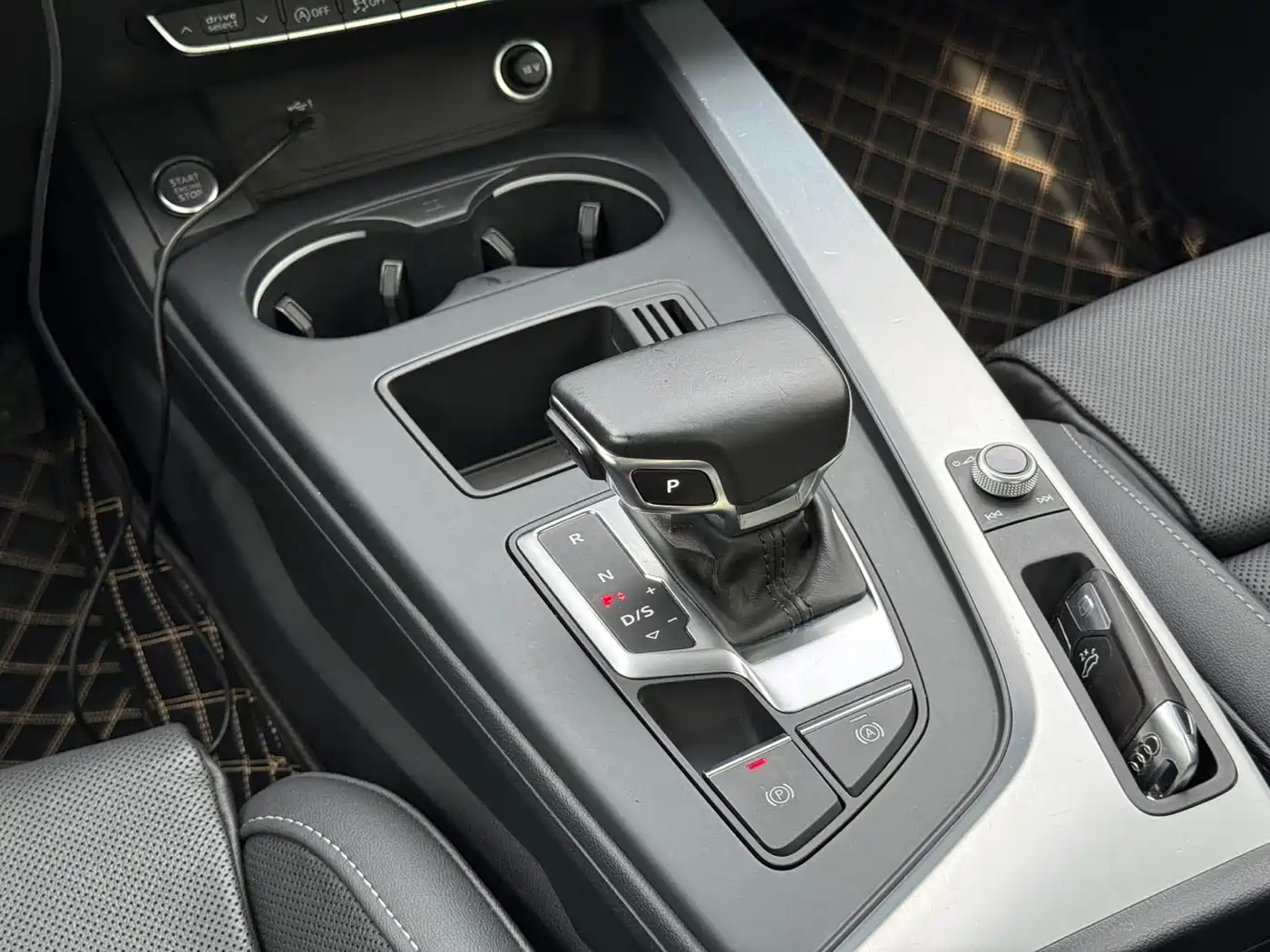 Audi A4L 2022 40 TFSI Fashion Dynamic фото 6