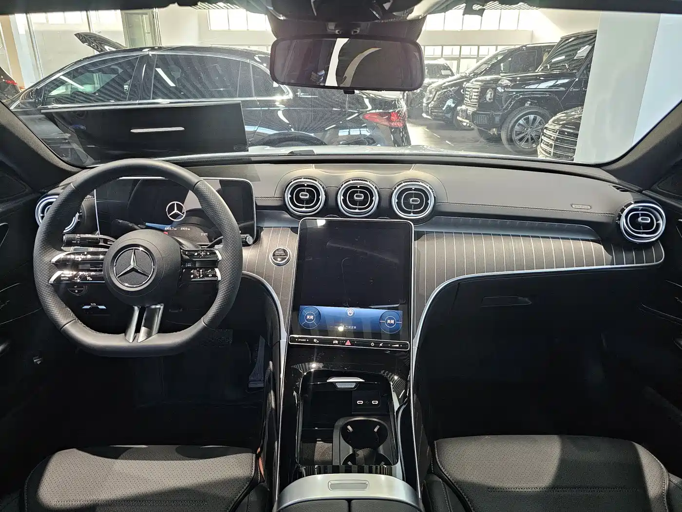Mercedes-Benz C-Class 2025 C 260 L Sport Edition фото 12