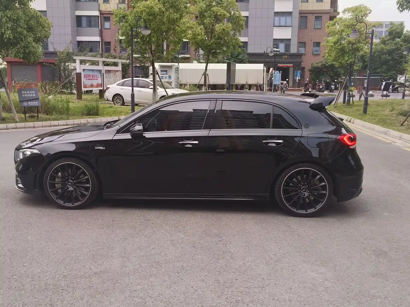Mercedes-Benz A-Class AMG (Import) 2020 AMG A 35 4MATIC фото 5