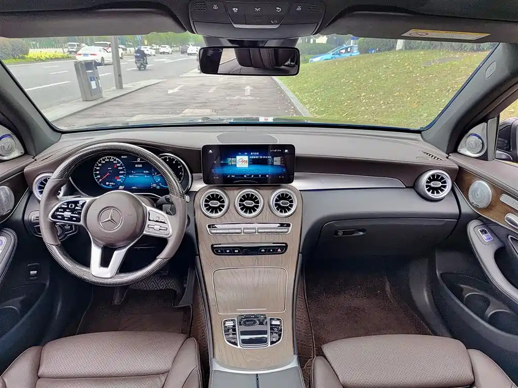 Mercedes-Benz GLC 2020 Facelift GLC 300 L 4MATIC Dynamic фото 10