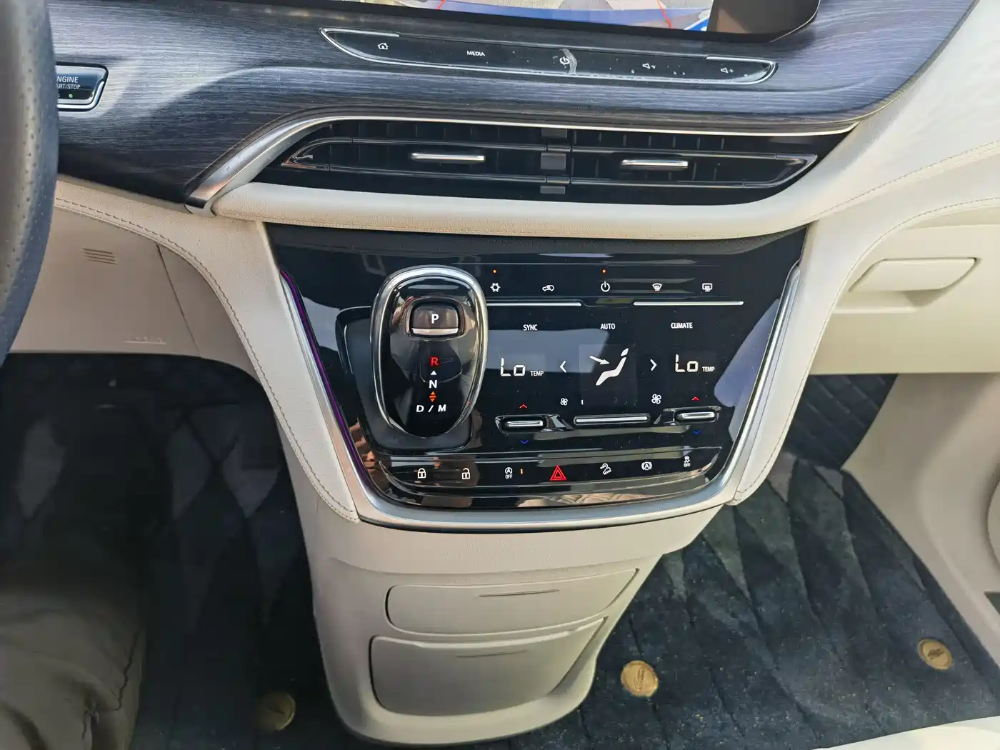Buick GL8 2021 Avenir Aivia 4-Seater Prestige Edition фото 12