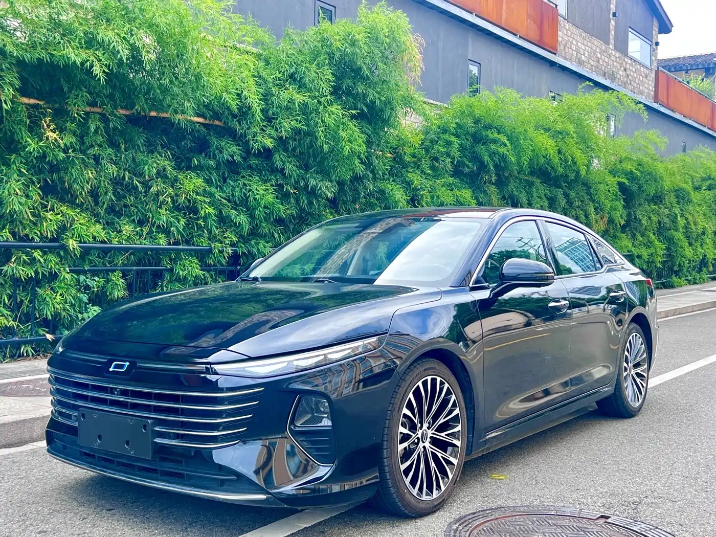 2025 Besturn B70