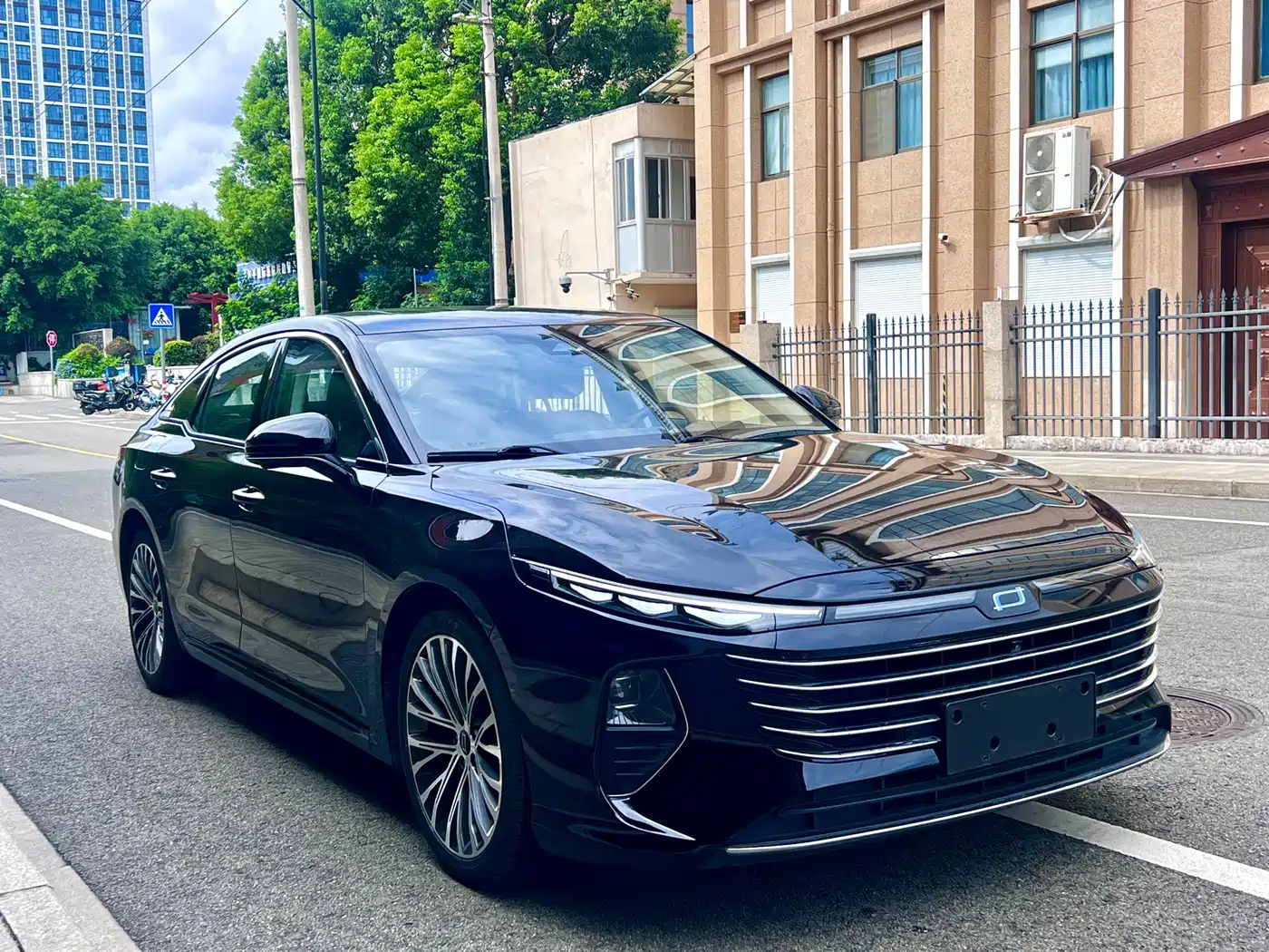 2025 Besturn B70