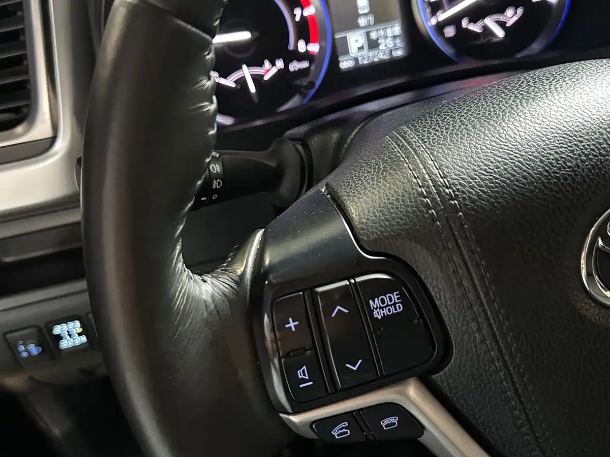 Toyota Highlander 2015 2.0T AWD Luxury Edition 7-seater фото 17
