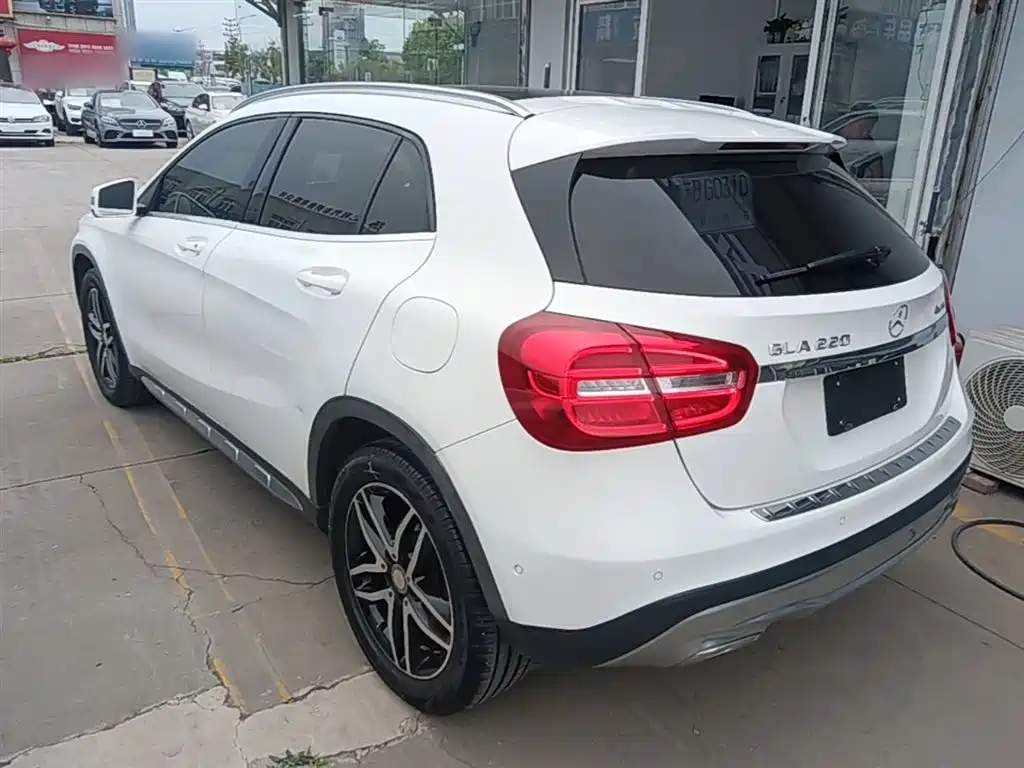 Mercedes-Benz GLA 2016 GLA 220 4MATIC Fashion фото 5