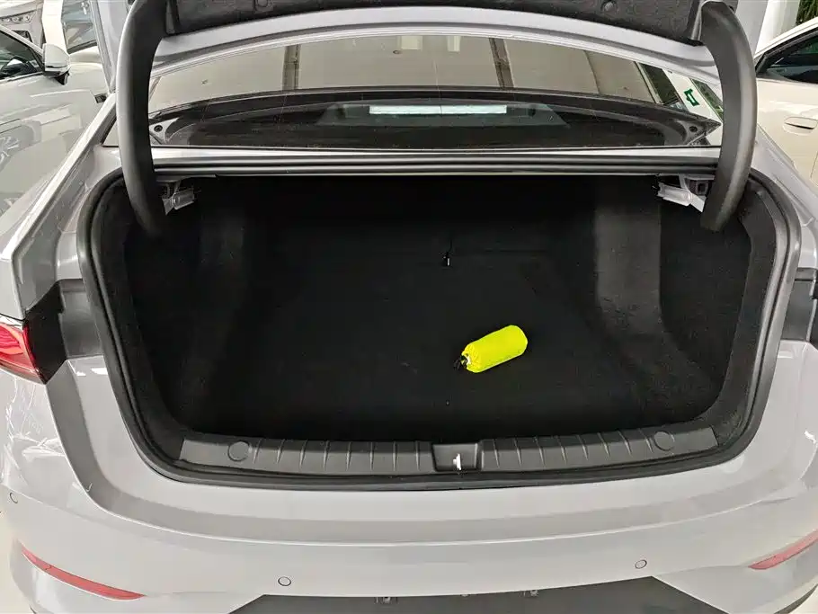 BYD Qin PLUS 2026 Model DM-i 210KM Progressive Edition фото 4