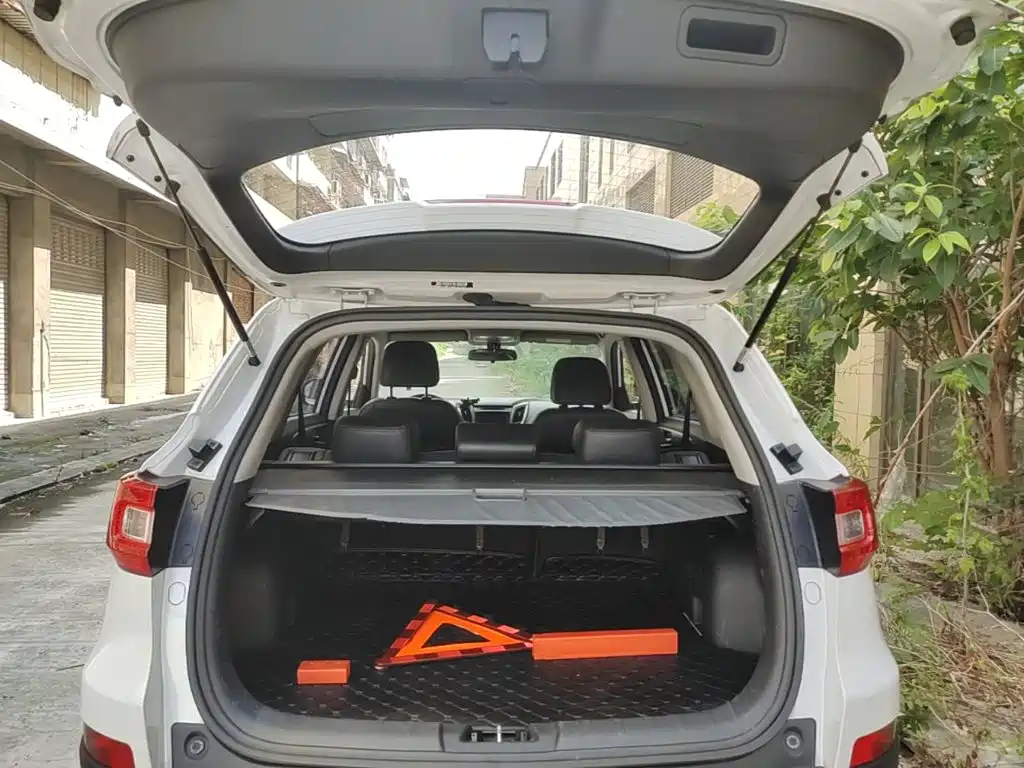 Фото 19 - Changan CS75