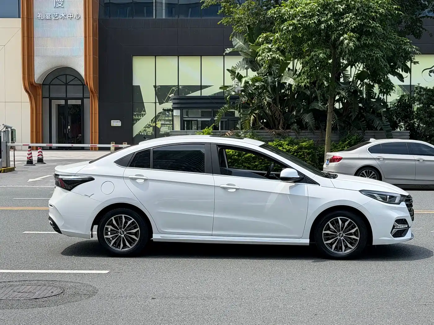 Фото 7 - Chery Arrizo 5 PLUS