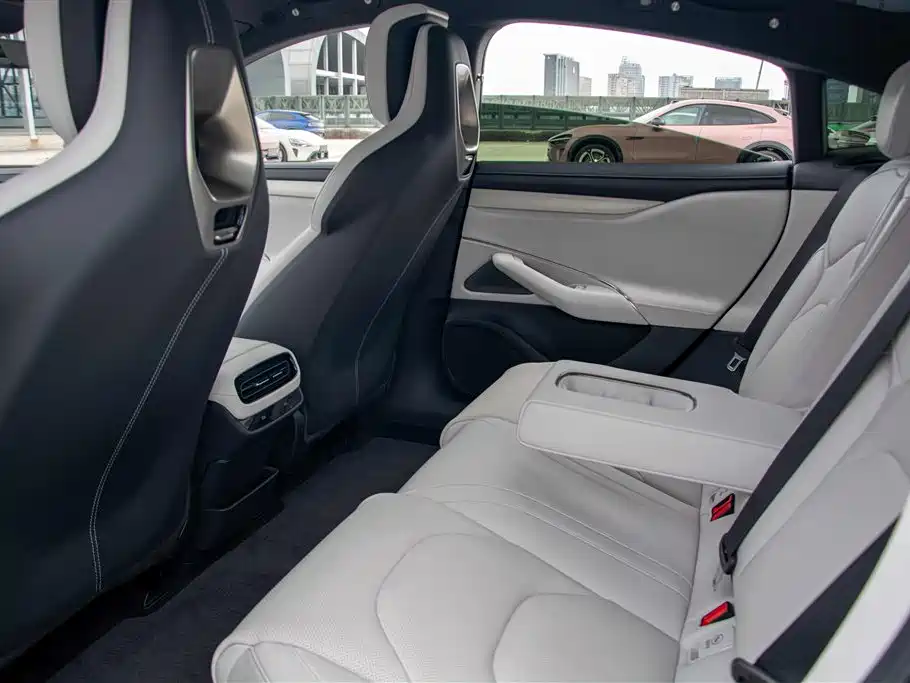 Xiaomi Auto Xiaomi SU7 2024 RWD Ultra Long Range Advanced Smart Driving Pro Edition фото 12