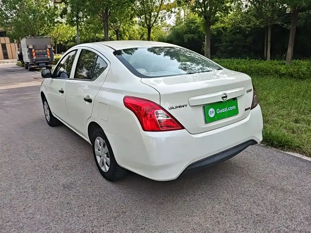 Nissan Sunny 2016 2015 1.5XE Manual Comfort